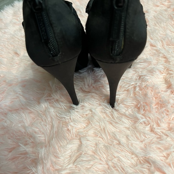 Black heels - Picture 5 of 6